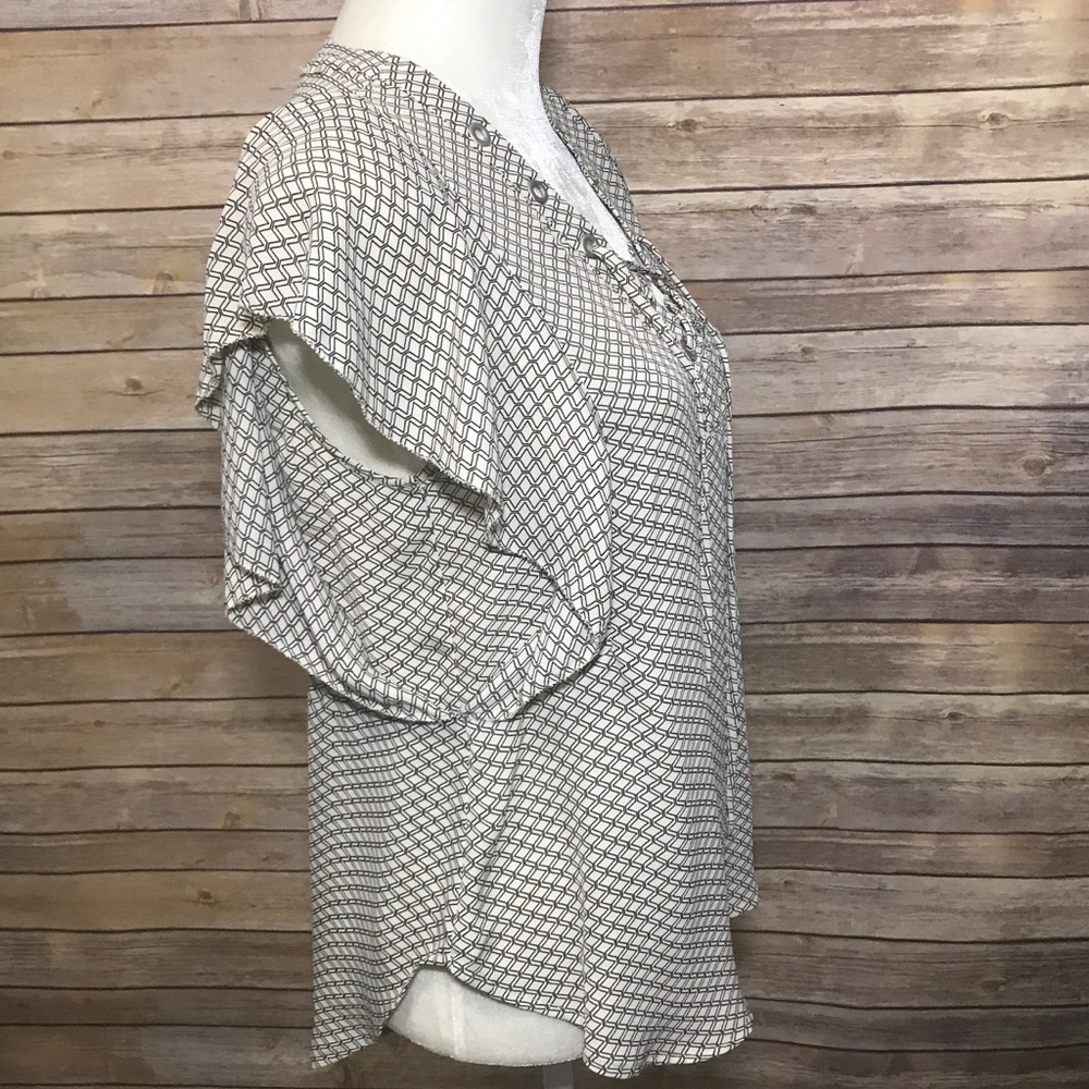 Flowy Blouse - Picture 4 of 5
